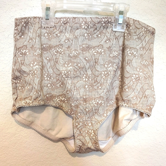 Bali Light Control High-Waisted Lace Patterned Underwear - Picture 1 of 3